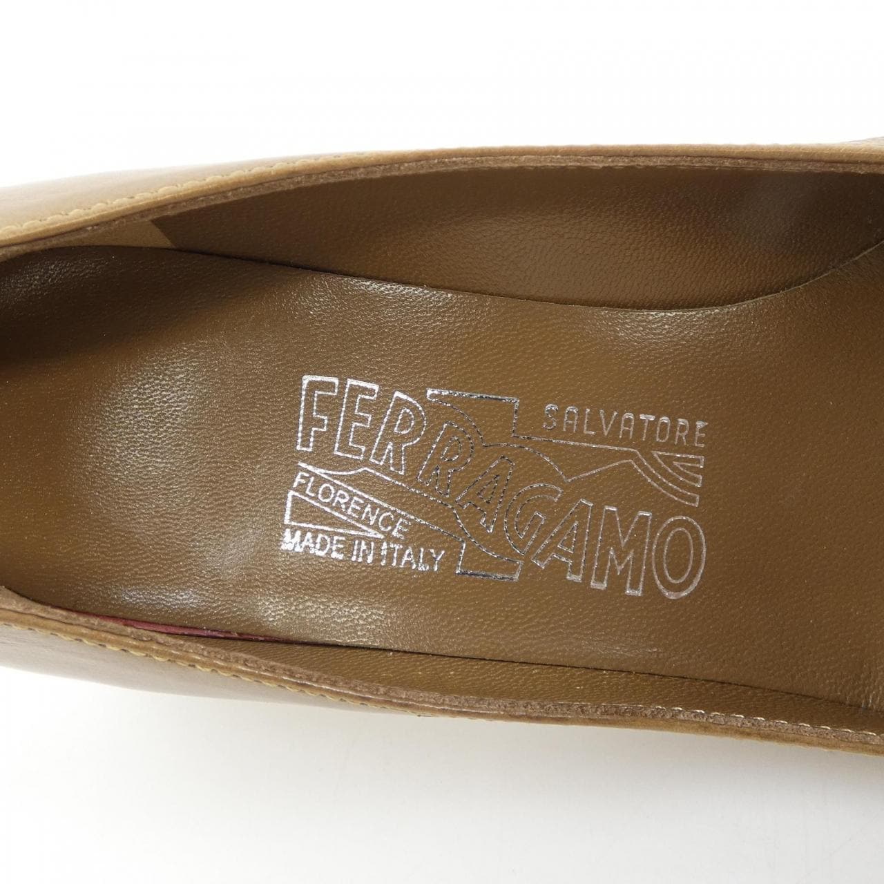 サルヴァトーレフェラガモ SALVATORE FERRAGAMO DG006736 Y855 パンプス