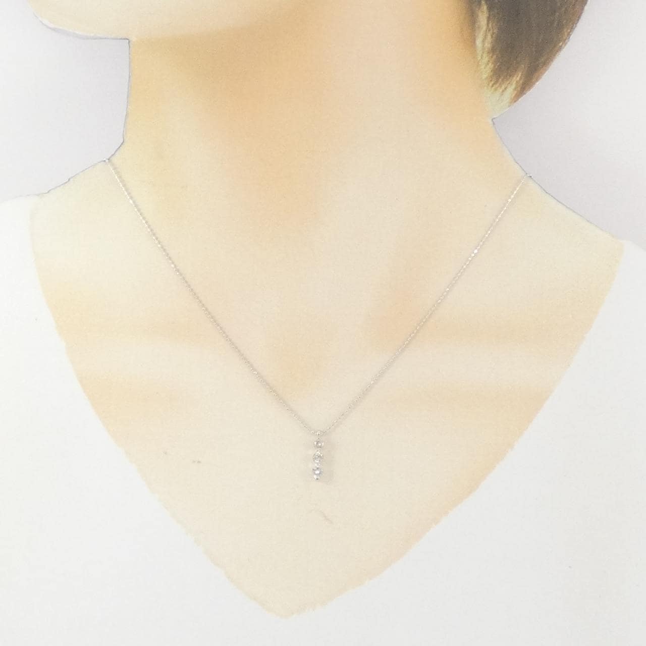 K18WG スリーストーン ダイヤモンド ネックレス 0.30CT