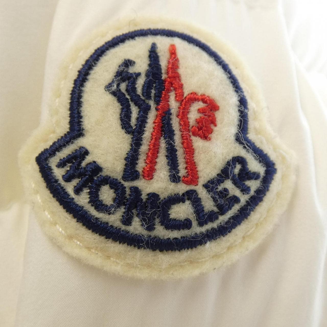 モンクレール MONCLER ダウンジャケット