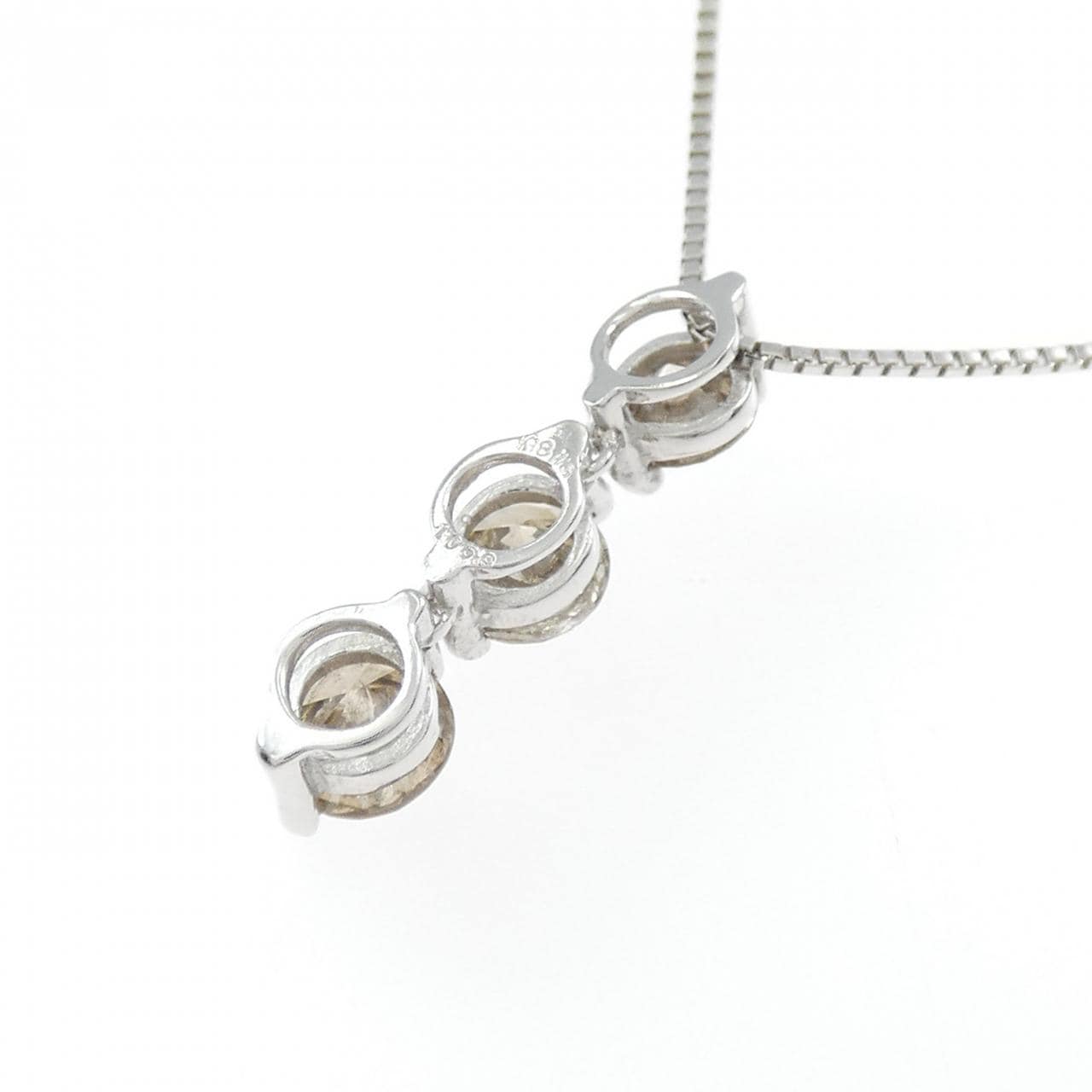 K18WG Three Stone Diamond Necklace 1.069CT