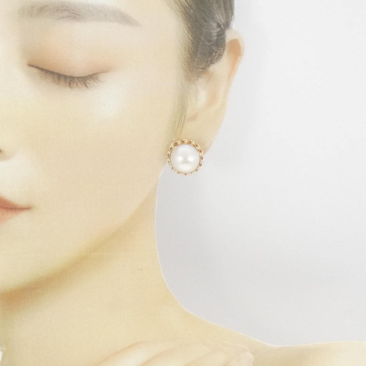 K18YG Mabe pearl earrings