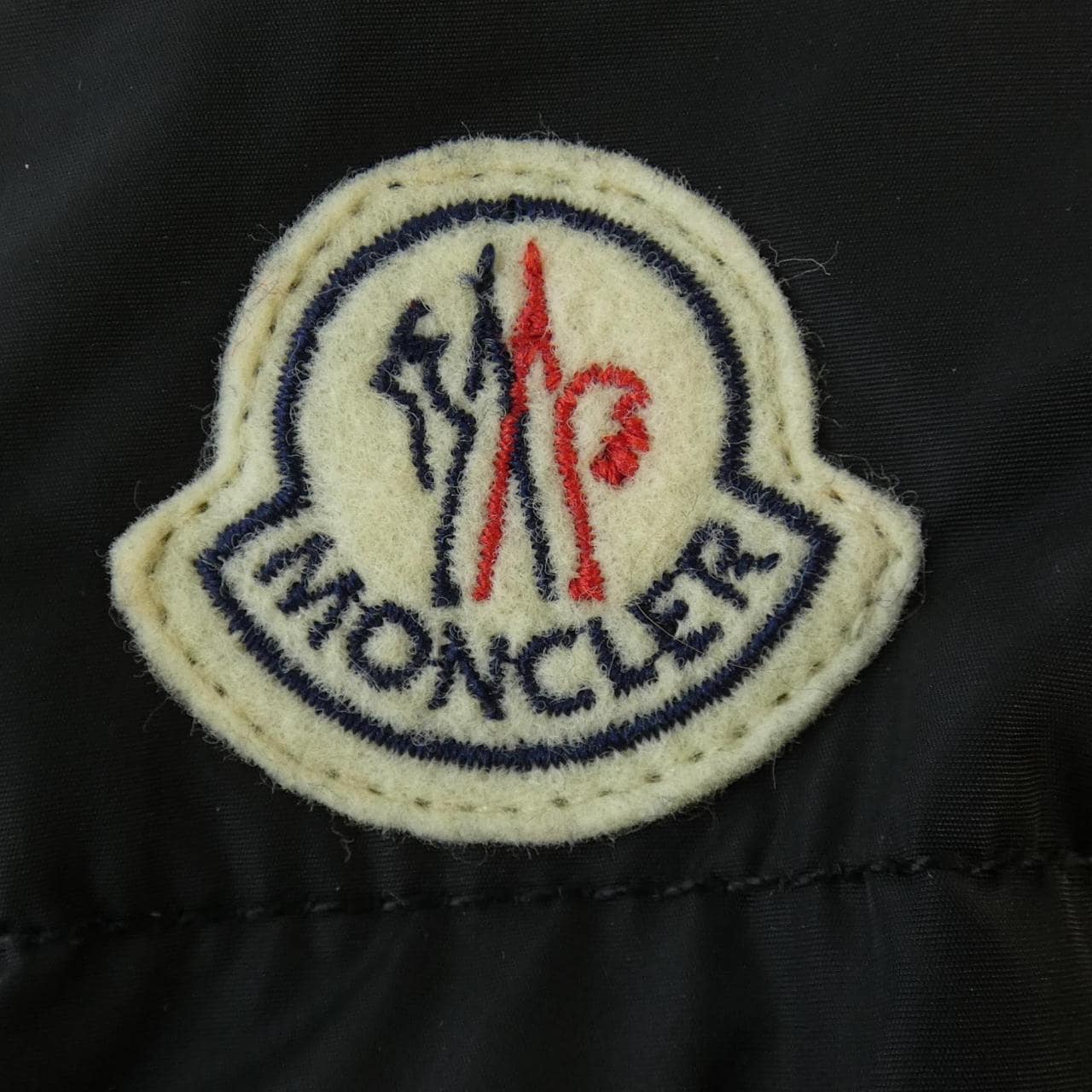 モンクレール MONCLER ダウンジャケット