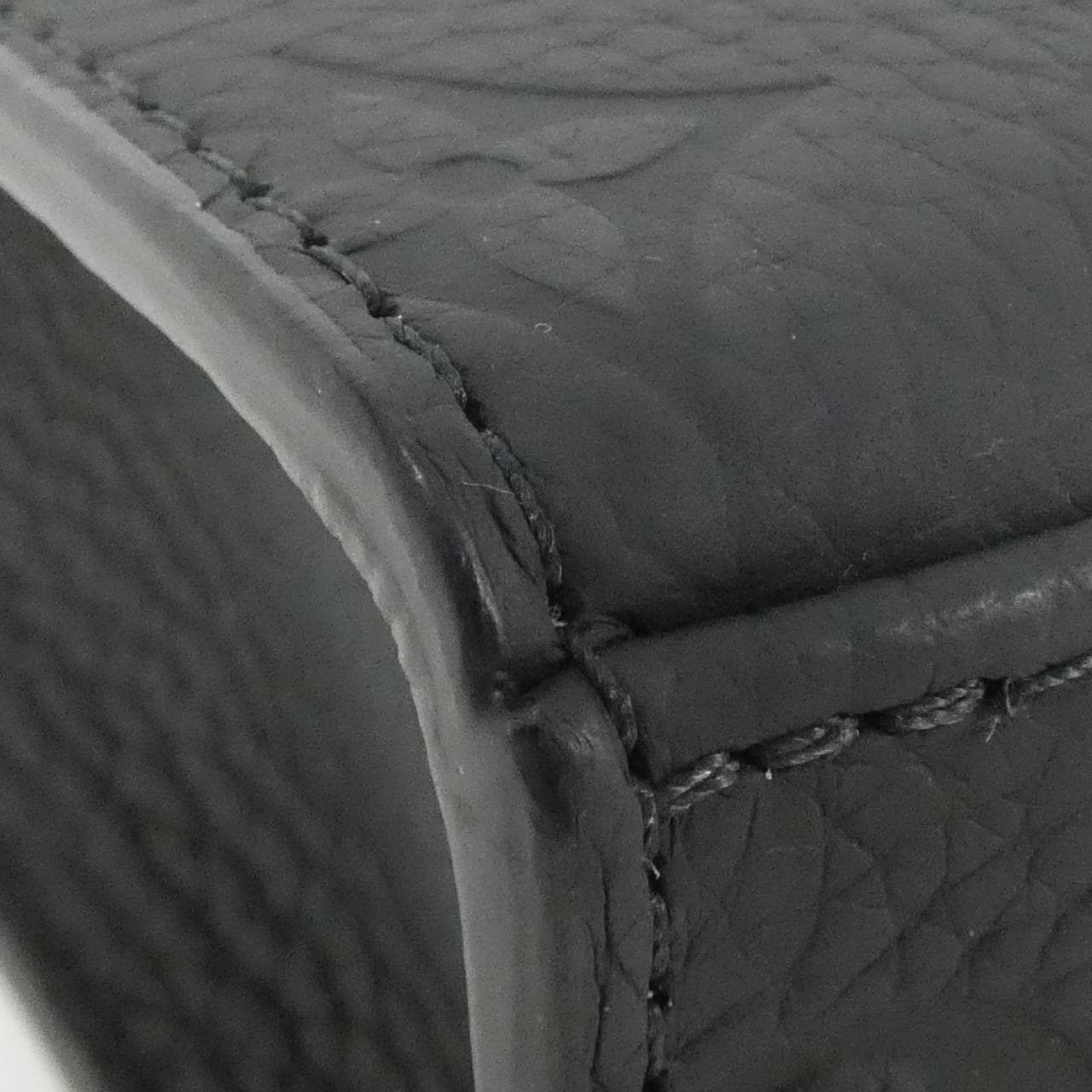 ルイヴィトン トリヨン モノグラム サック プラ クロス M21884 バッグ