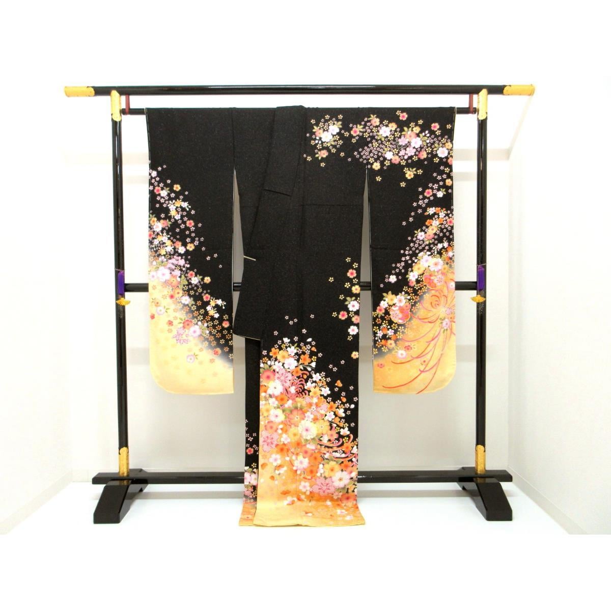 振袖　金通しボカシ染　友禅加工　刺繍入り