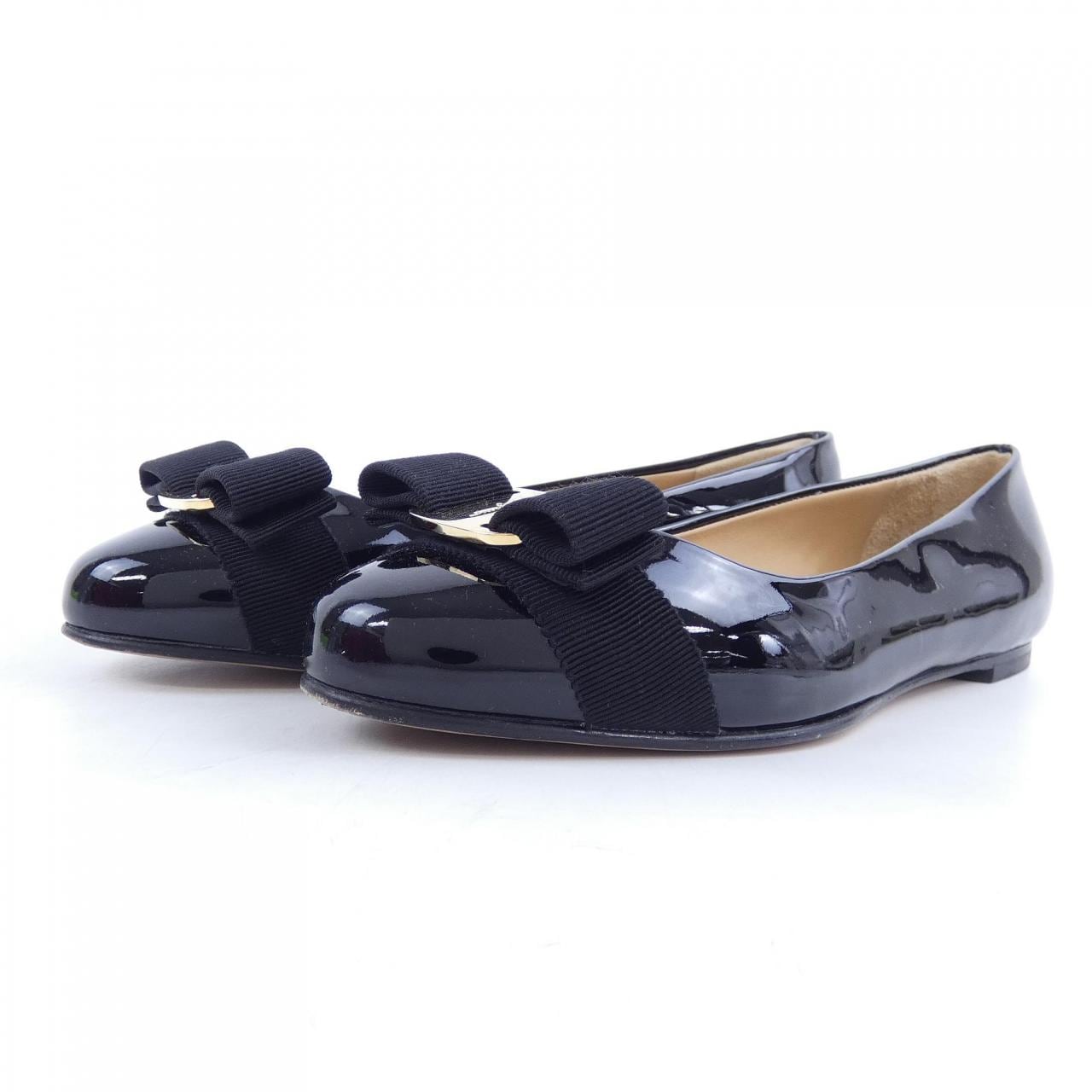 フェラガモ FERRAGAMO 0574556 フラットシューズ