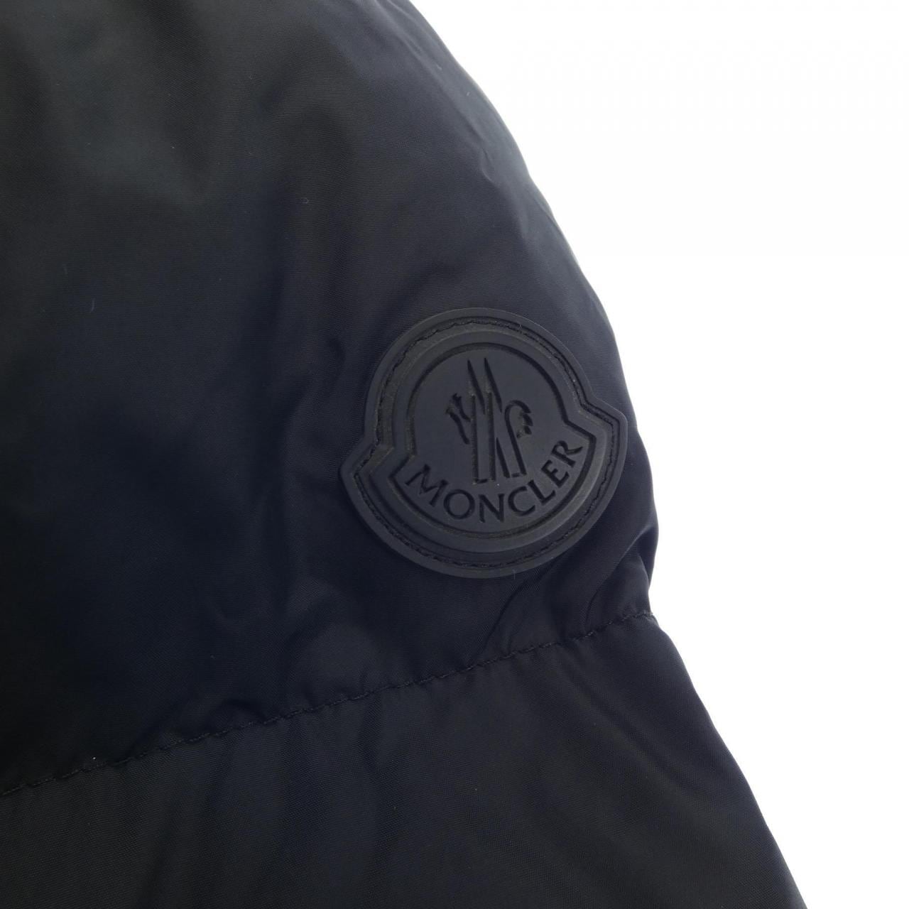 モンクレール MONCLER ダウンジャケット