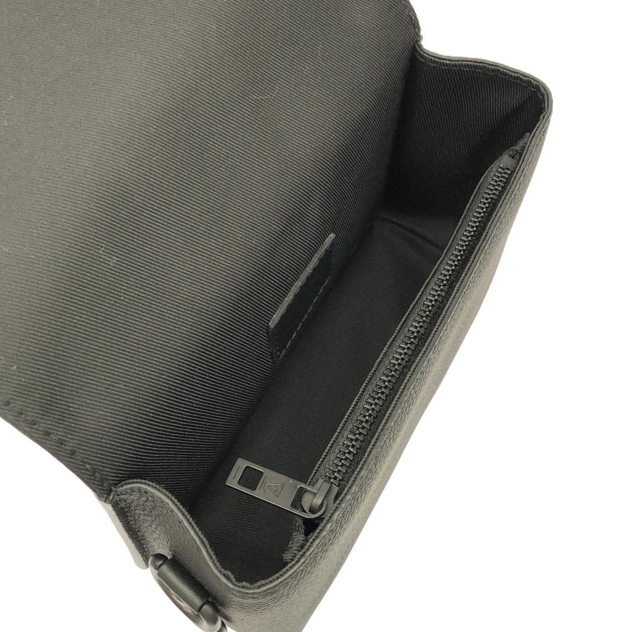 ルイヴィトン LVアエログラム ファストライン ウエアラブル ウォレット M82085 ショルダーバッグ