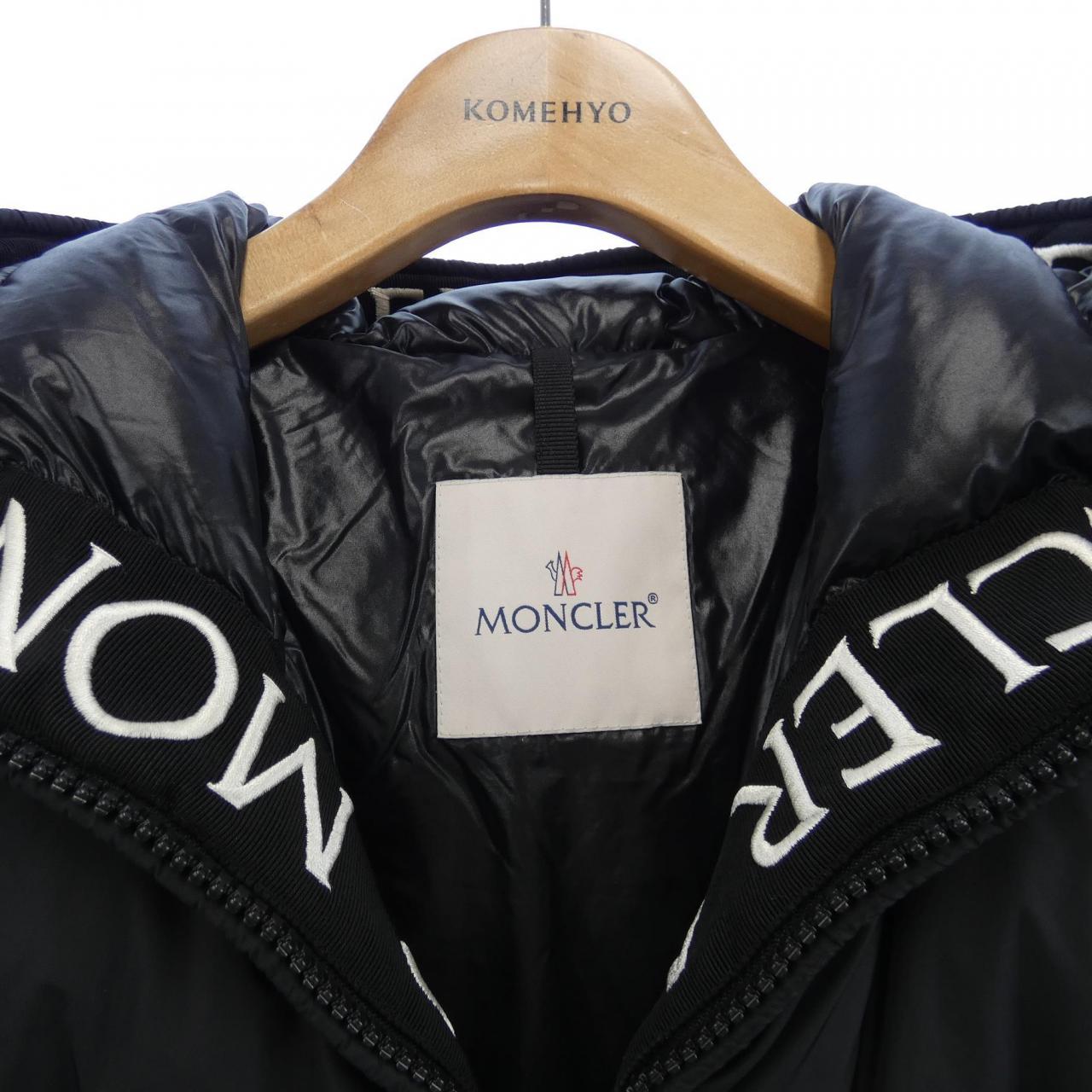 モンクレール MONCLER ダウンジャケット