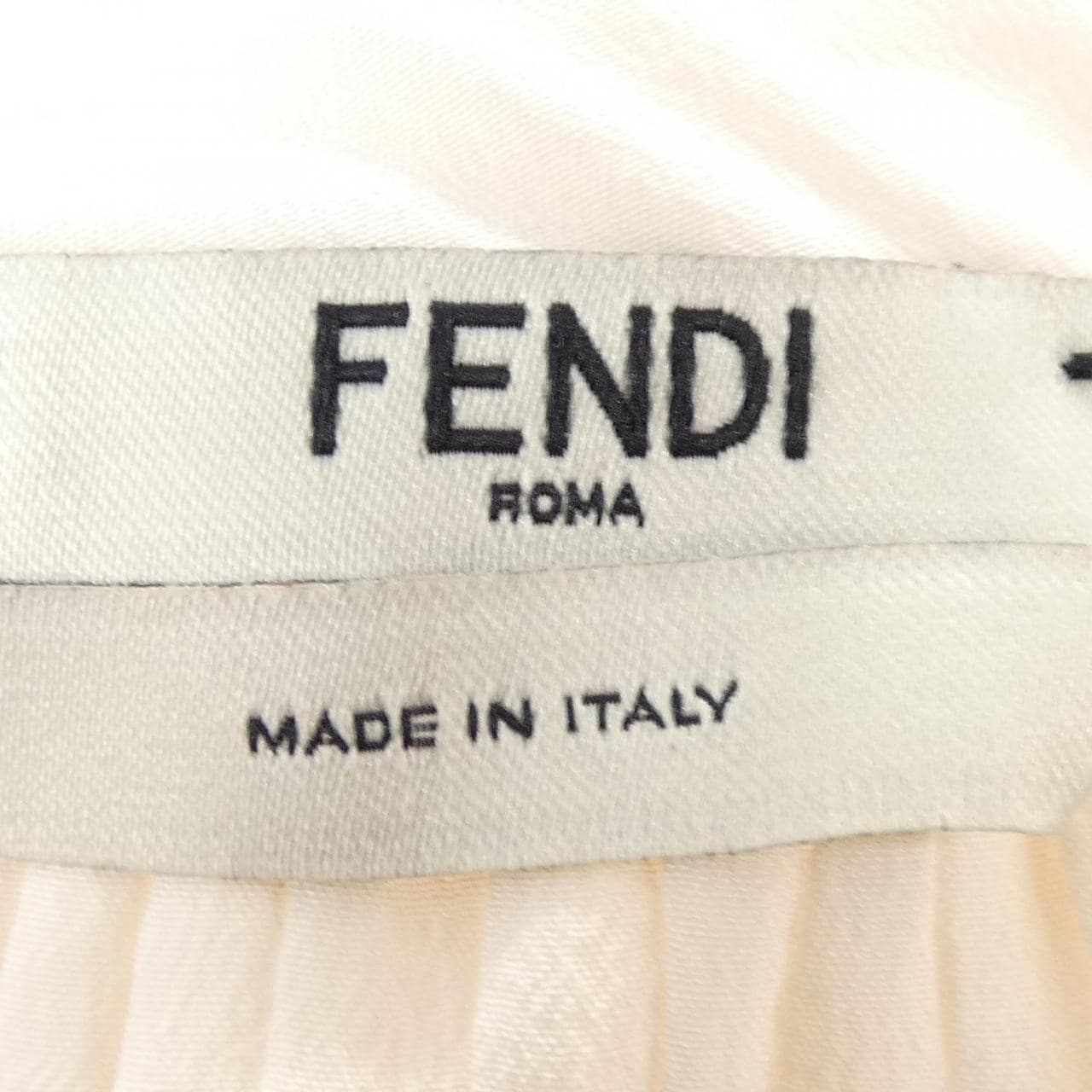 フェンディ FENDI FS7329 A5Z5 トップス