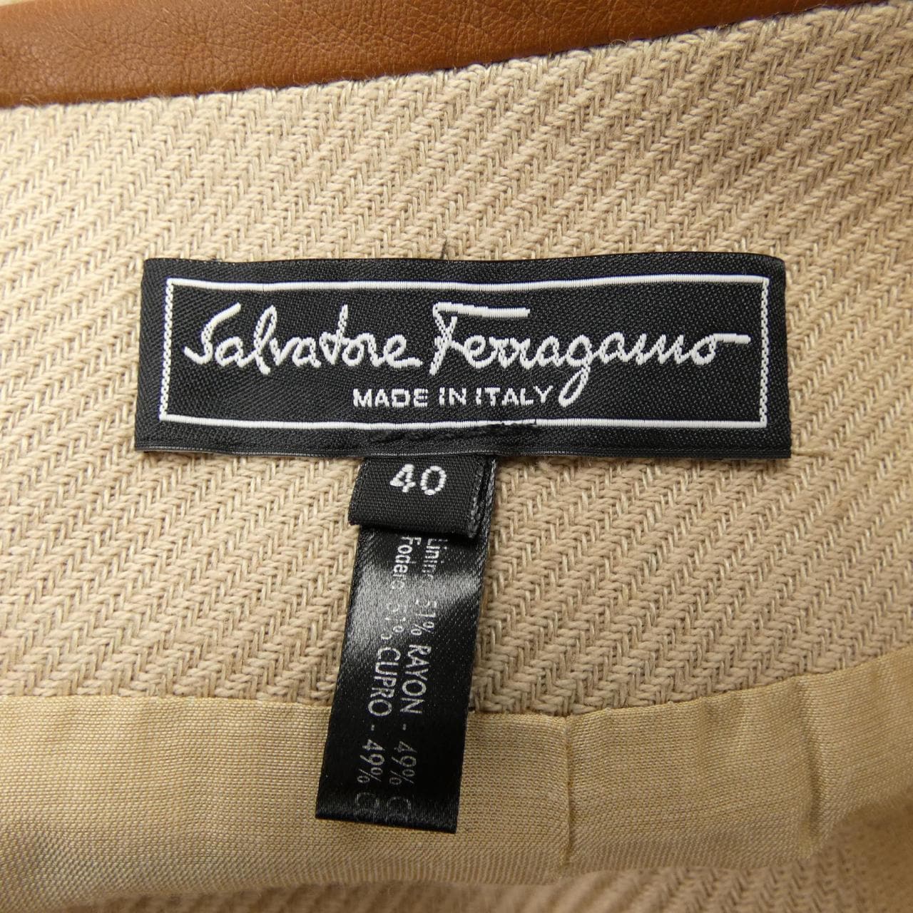 サルヴァトーレフェラガモ SALVATORE FERRAGAMO スカート