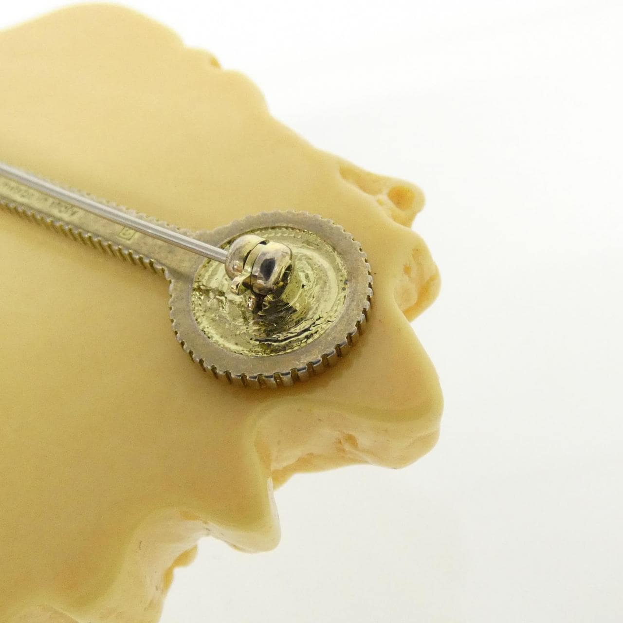 グッチ 542204 I9875 ブローチ