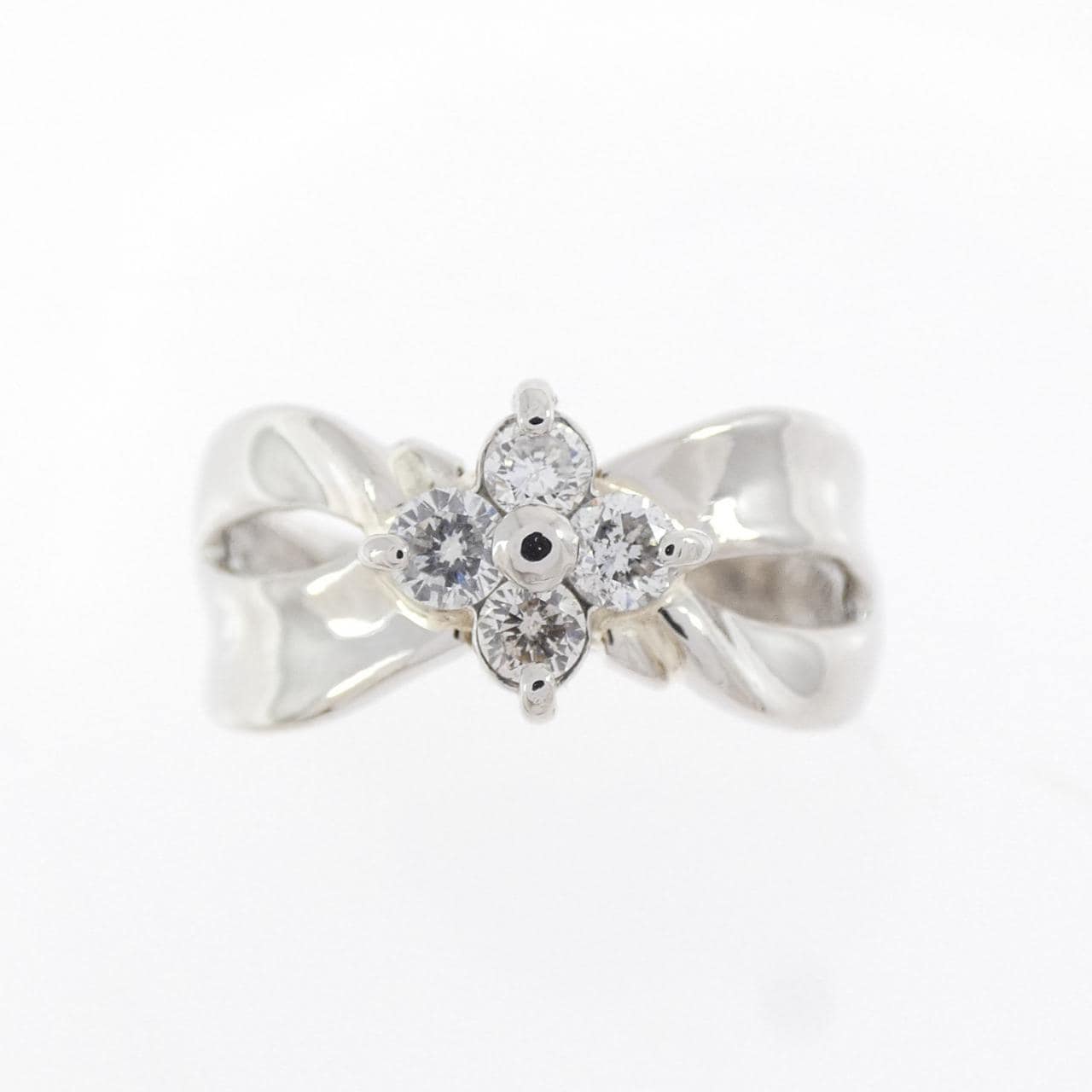 PT900 フラワー ダイヤモンド リング 0.30CT