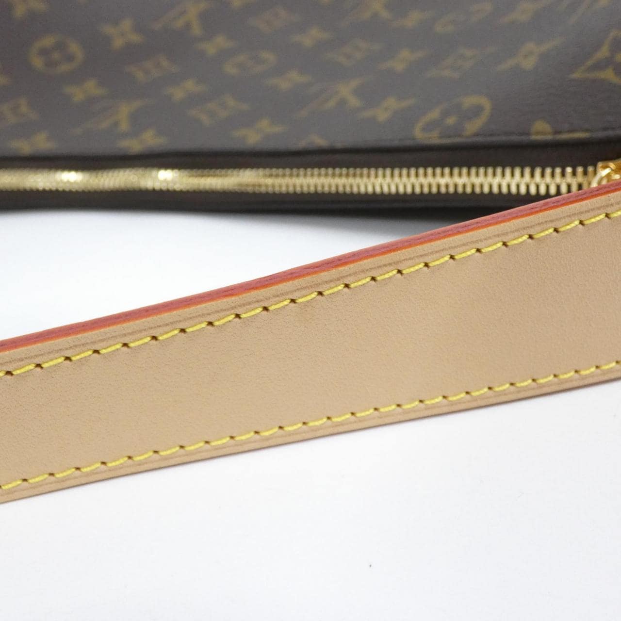 ルイヴィトン モノグラム スラウチィ MM M12098 ショルダーバッグ