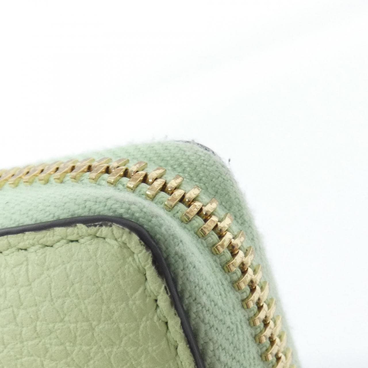 Gucci 658691 0E8IG钱包