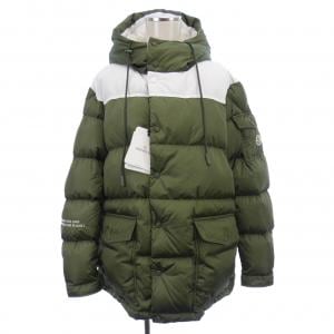 モンクレール MONCLER ダウンジャケット