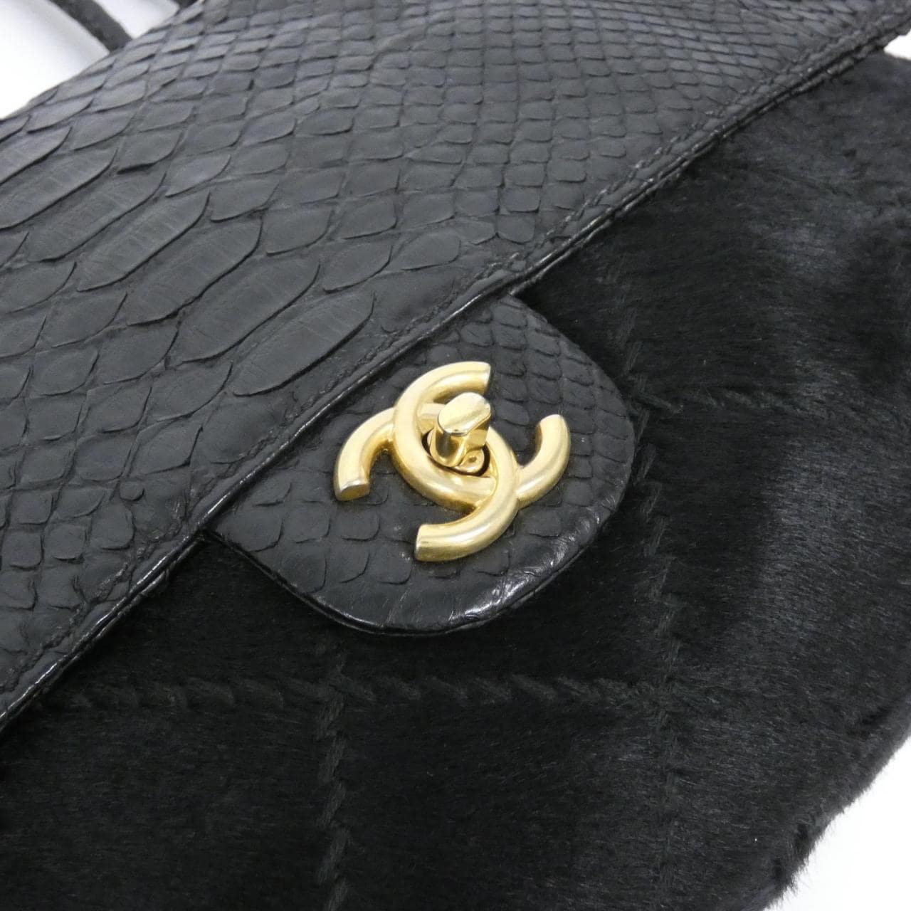 シャネル ショルダーバッグ