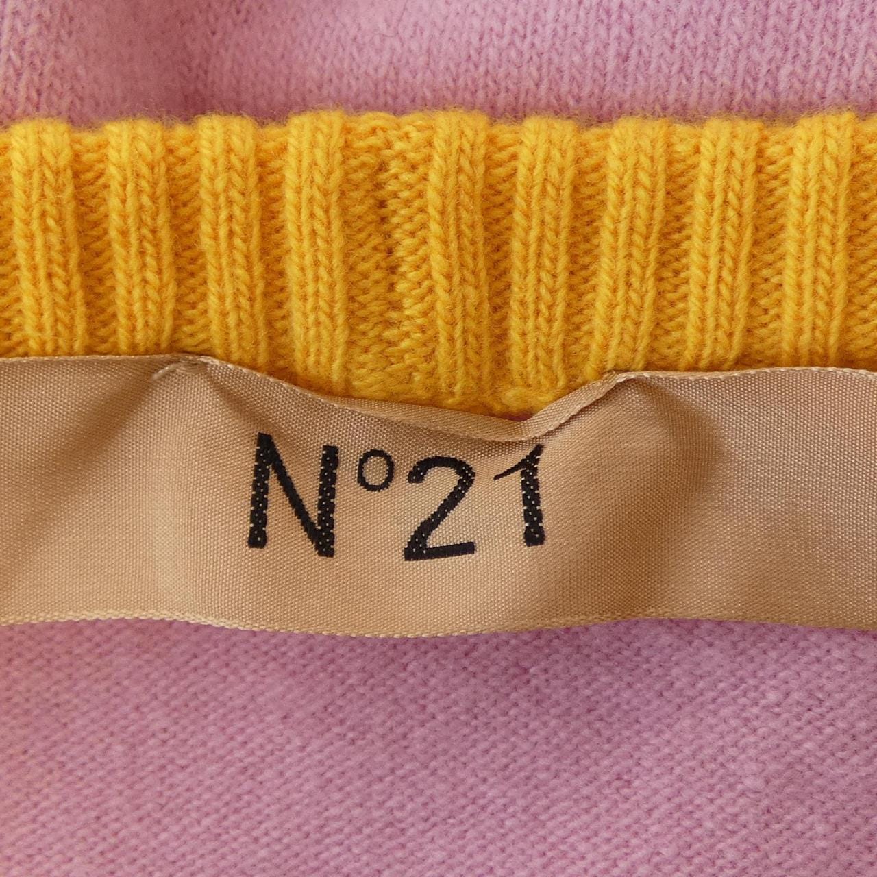 ヌメロヴェントゥーノ N°21 ニット