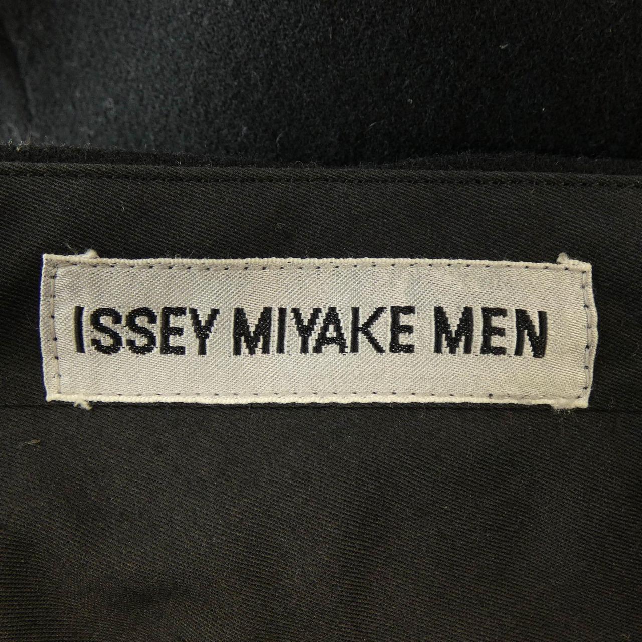 イッセイミヤケメン ISSEY MIYAKE MEN パンツ