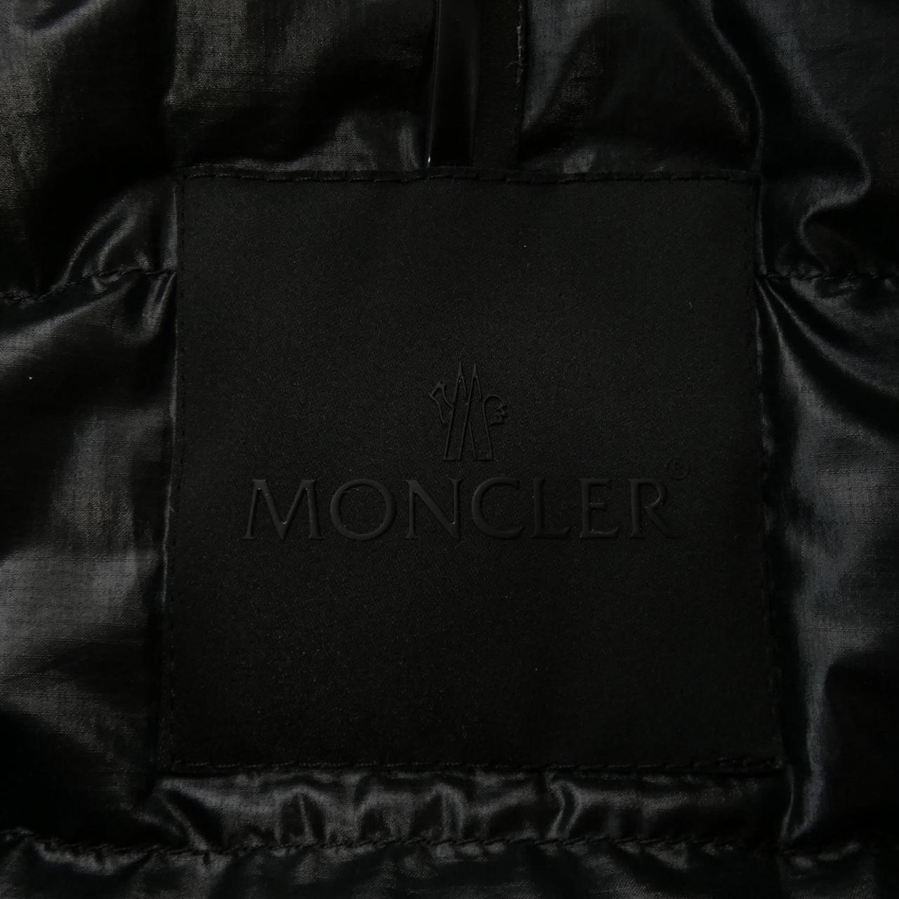 モンクレール MONCLER ダウンジャケット