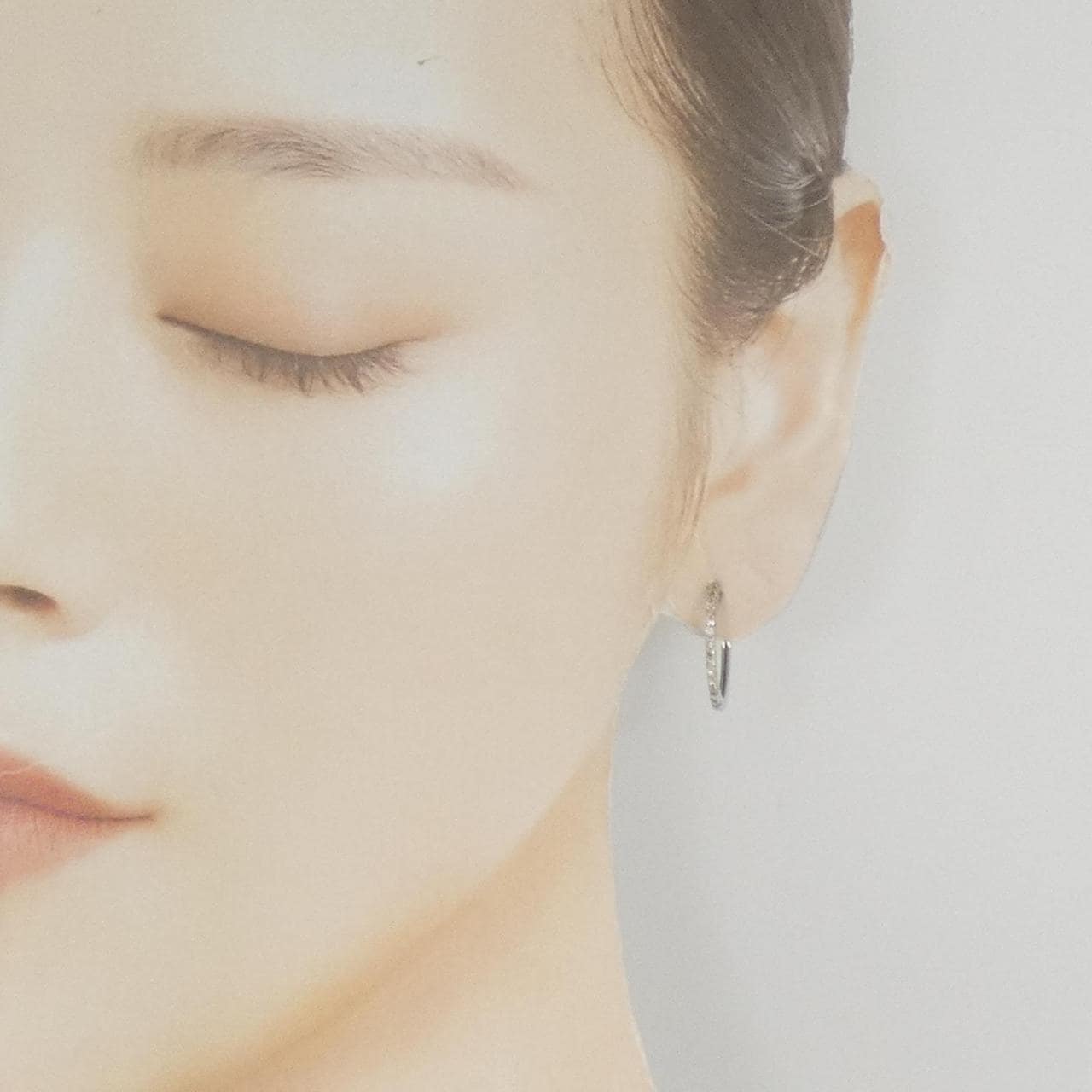 [BRAND NEW] PT900 Diamond earrings 0.30CT