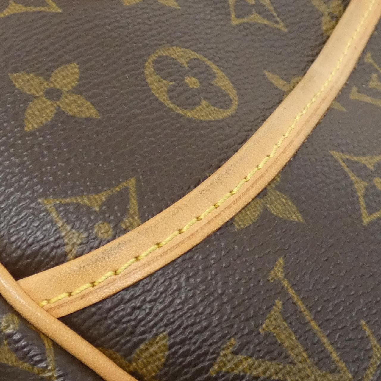 ルイヴィトン モノグラム トゥルーヴィル M42228 バッグ