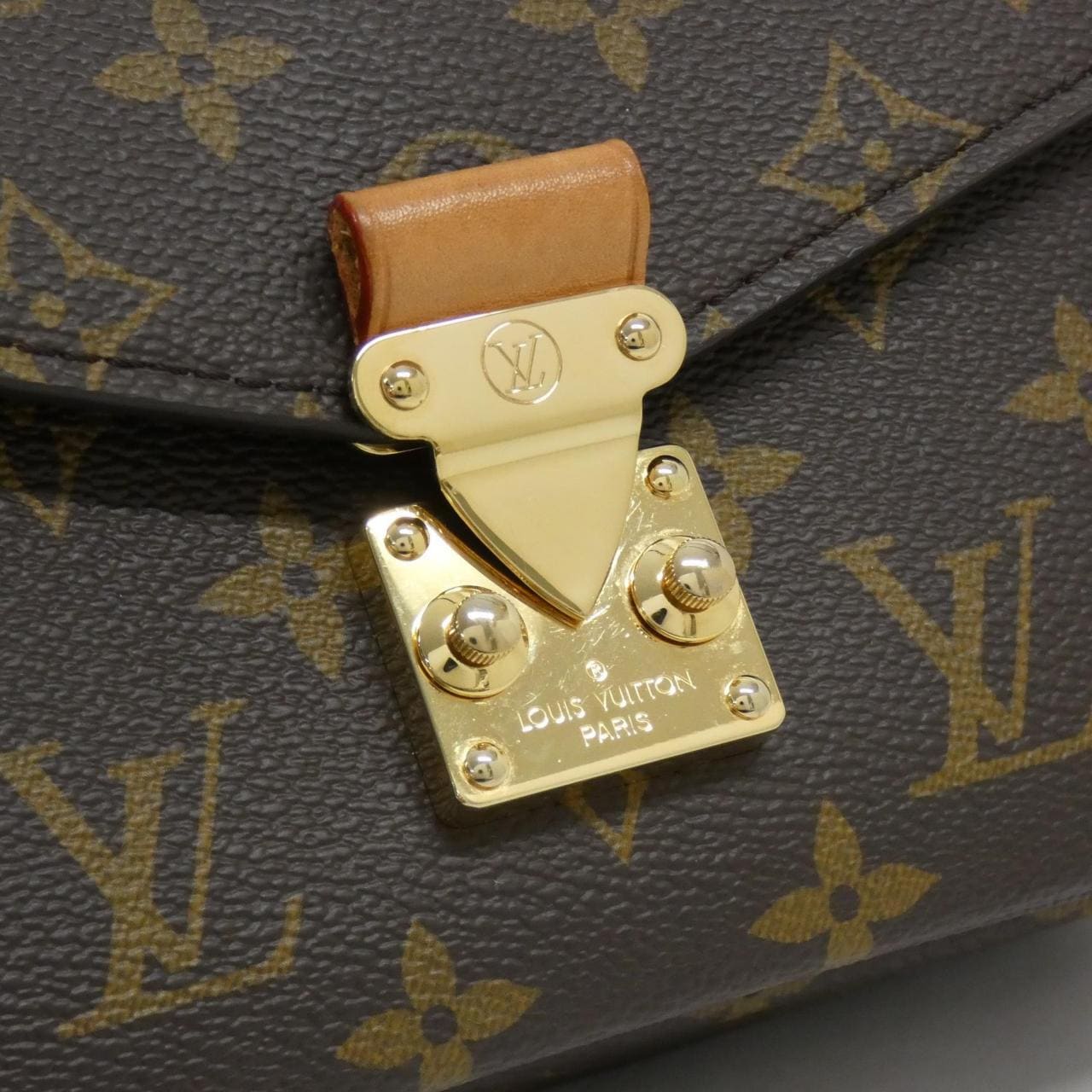 LOUIS VUITTON Monogram Pochette Metis EW M46279 单肩包