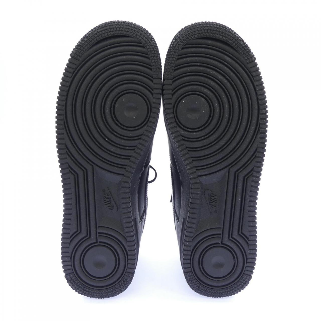 ナイキ NIKE SUPREME スニーカー