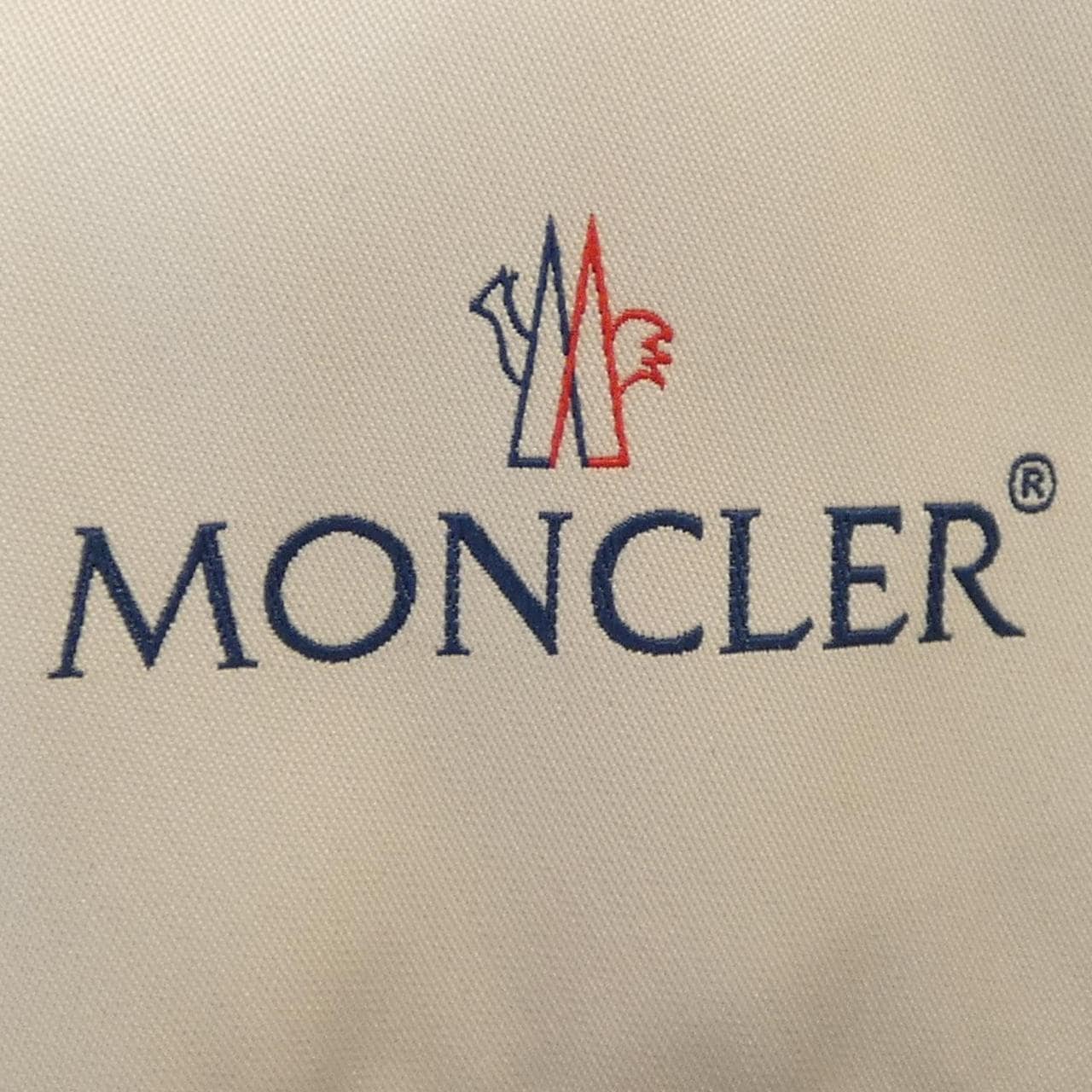 モンクレール MONCLER ダウンジャケット