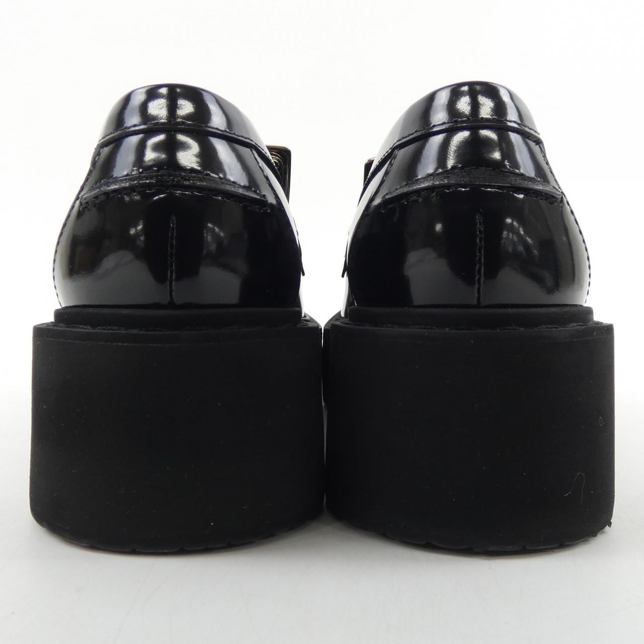 ロジェヴィヴィエ ROGER VIVIER ヴィヴ レンジャー メタルバックル シューズ