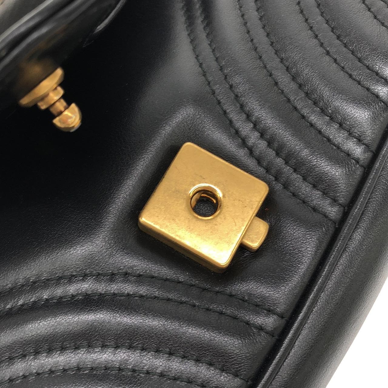 グッチ GG MARMONT 446744 DTDIT ショルダーバッグ