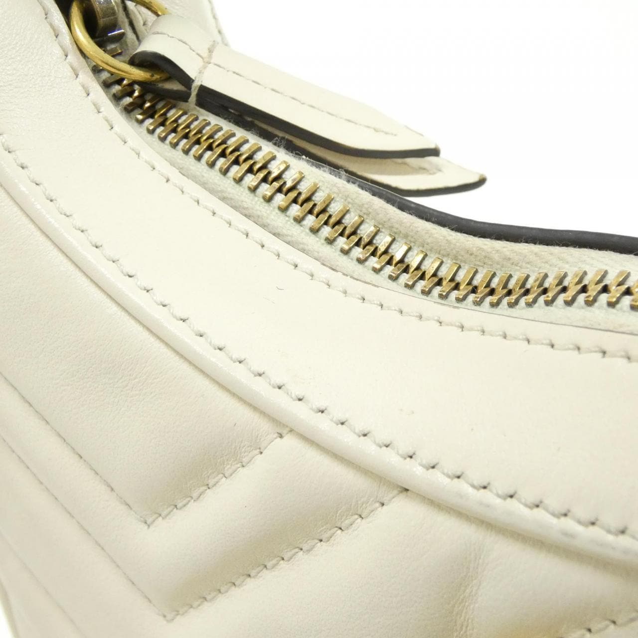 グッチ GG MARMONT 699514 DTDHT バッグ