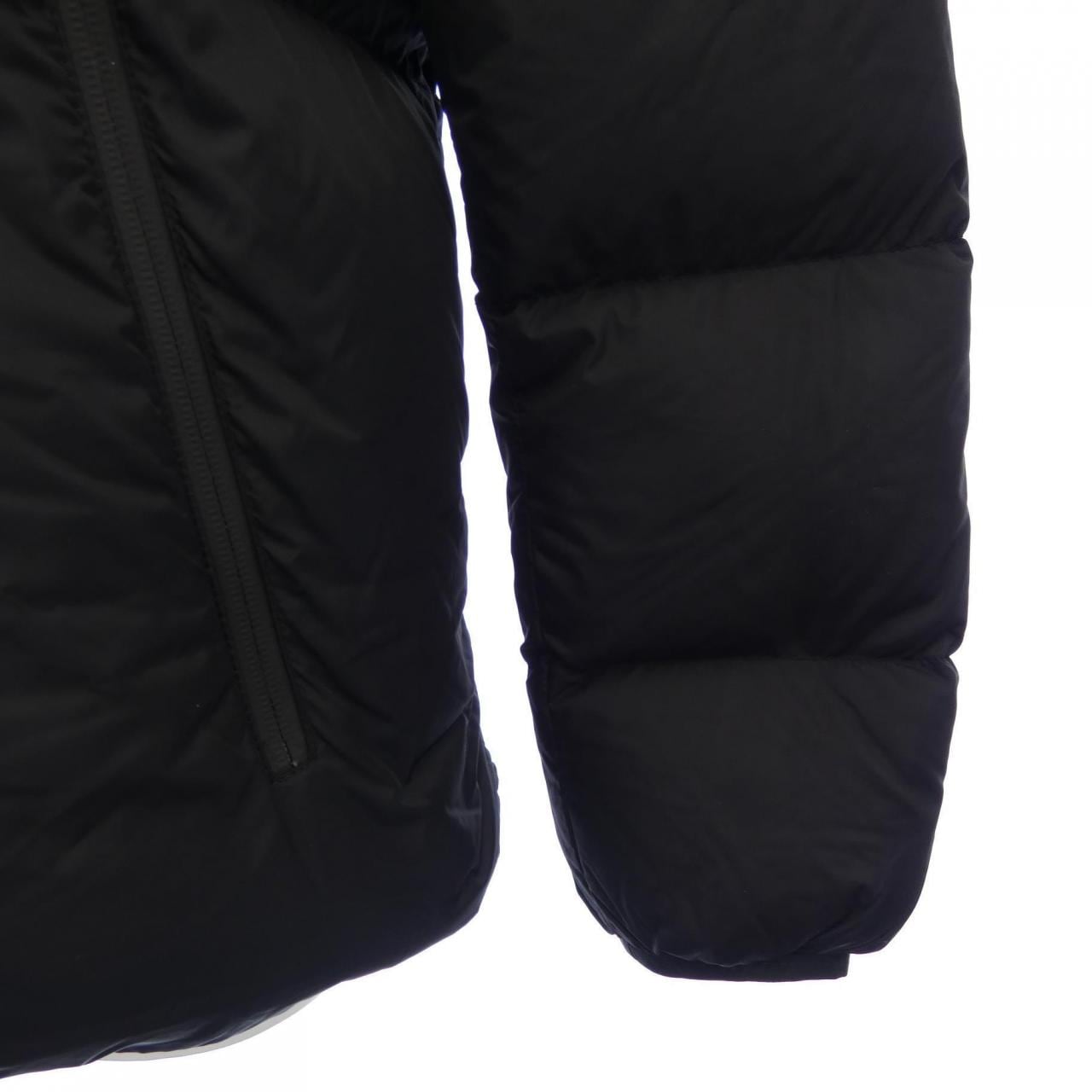 モンクレール MONCLER ダウンジャケット