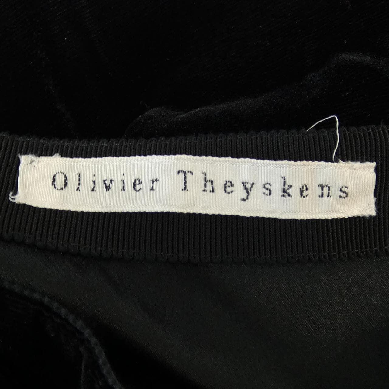 OLIVIER THEYSKENS スカート