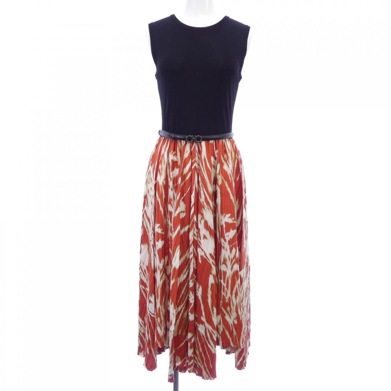 サルヴァトーレフェラガモ SALVATORE FERRAGAMO ワンピース