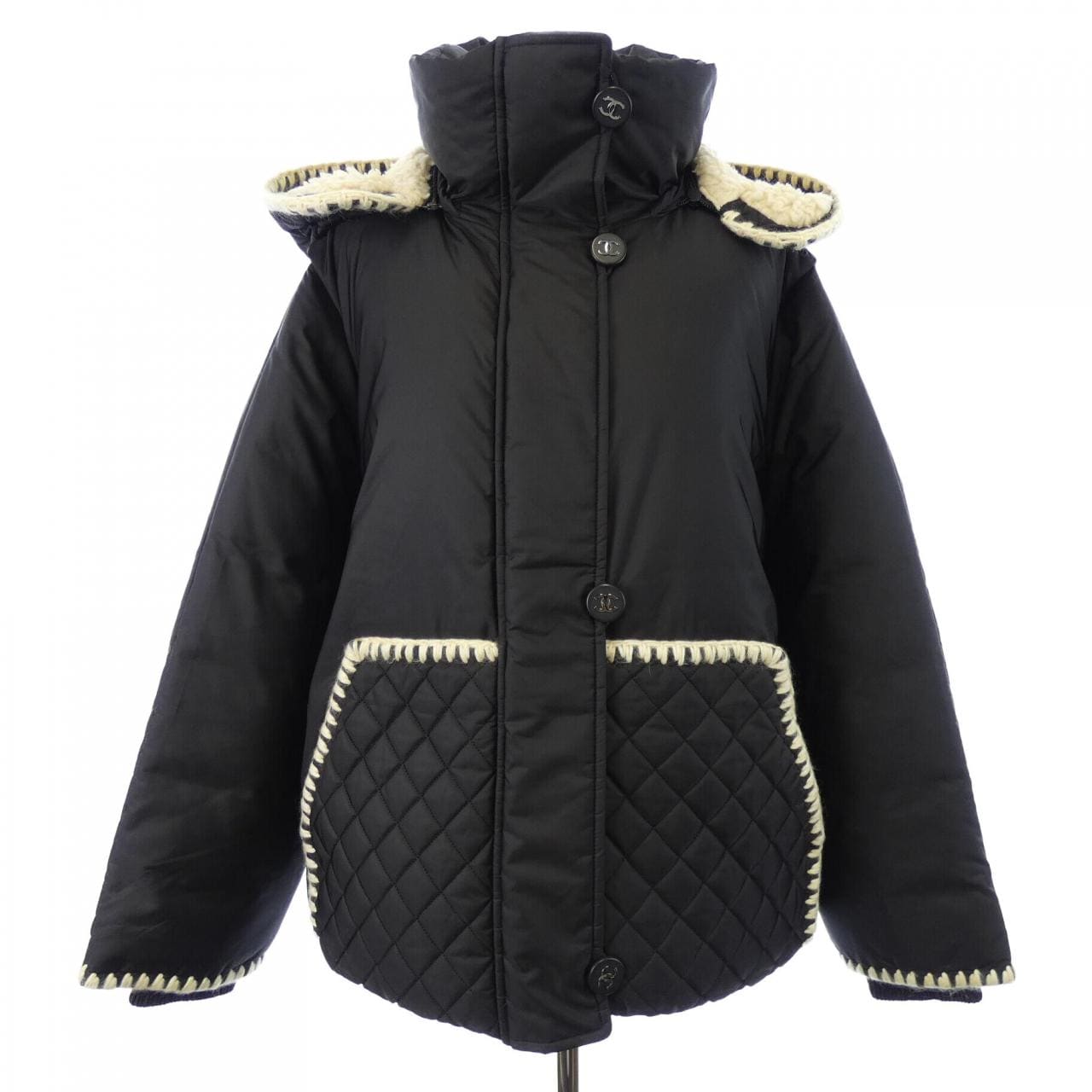 シャネル CHANEL P59435V45266 18B ダウンジャケット