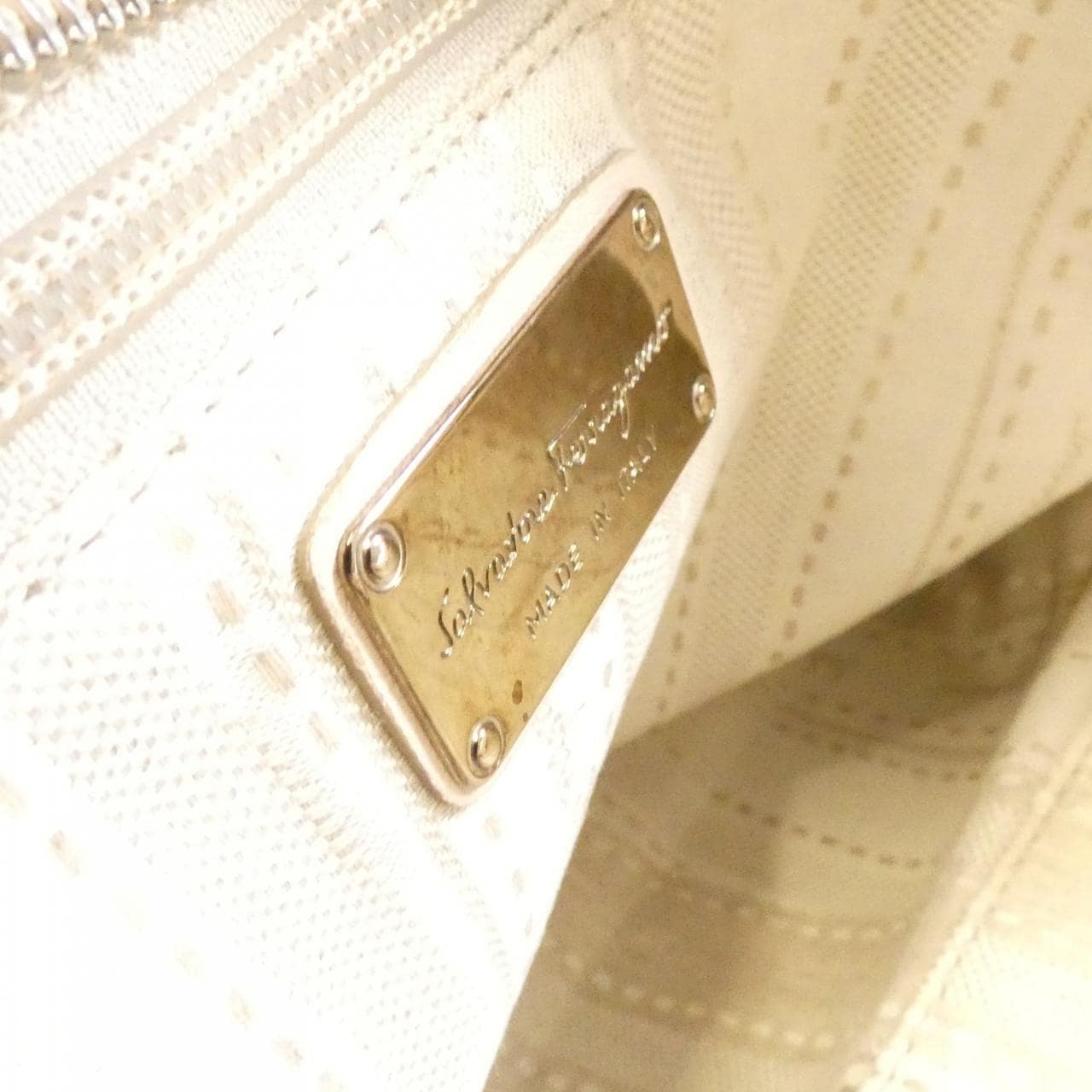 サルヴァトーレフェラガモ 21　D894 バッグ