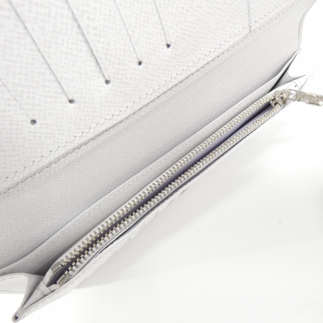 LOUIS VUITTON Taiga Llama Portefeuille Brazza M30889 皮夾