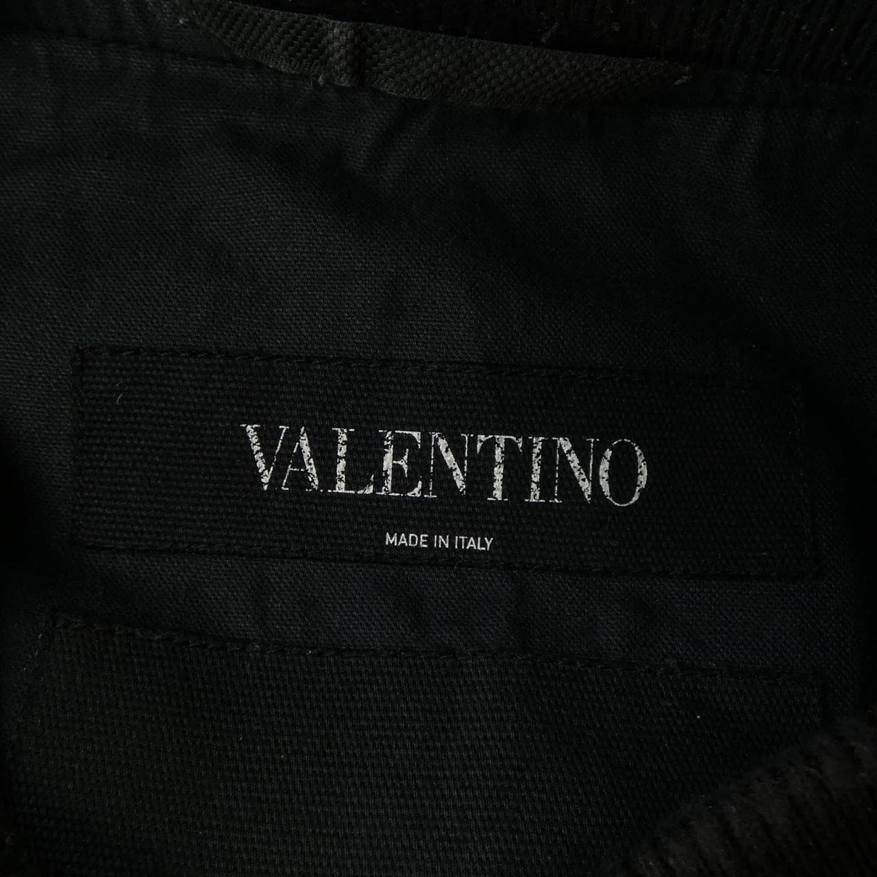 ヴァレンティノ VALENTINO MV3CI1602KP ジャケット