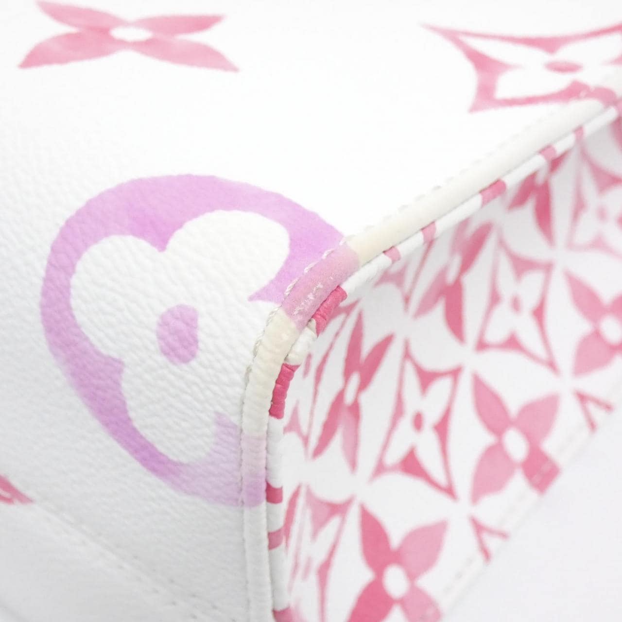 ルイヴィトン モノグラム フラワータイル(LVバイ ザ オンザゴー PM M22976 バッグ