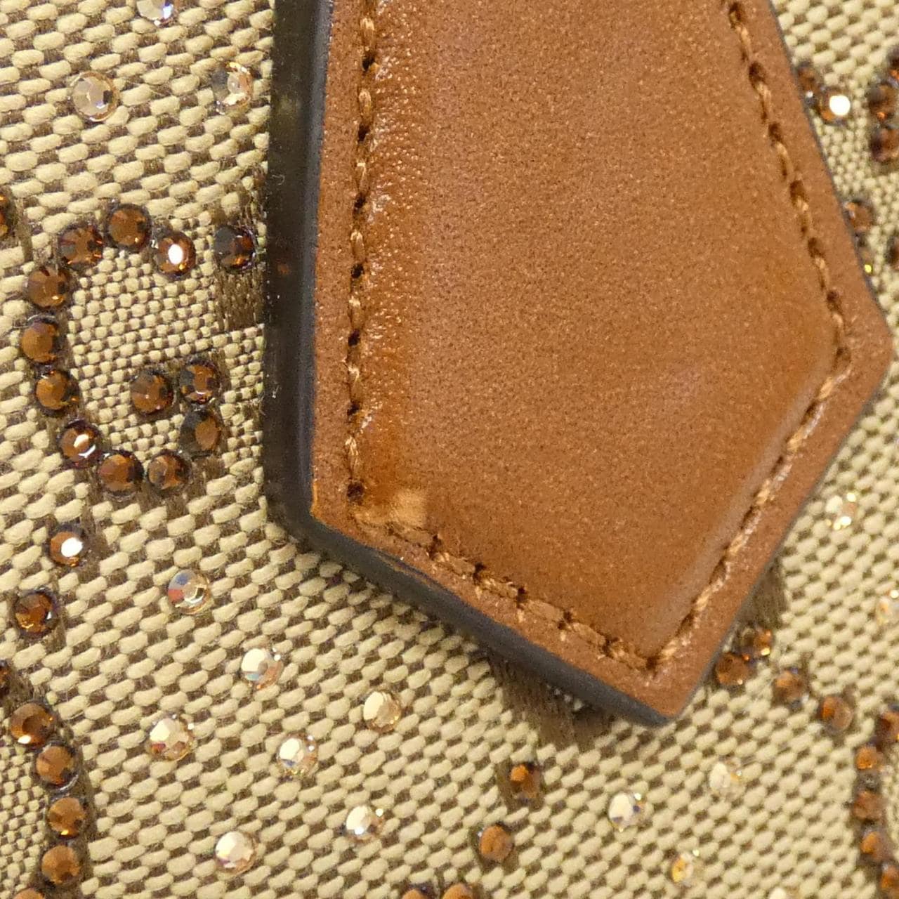 GUCCI DIANA 707449 21HRG包