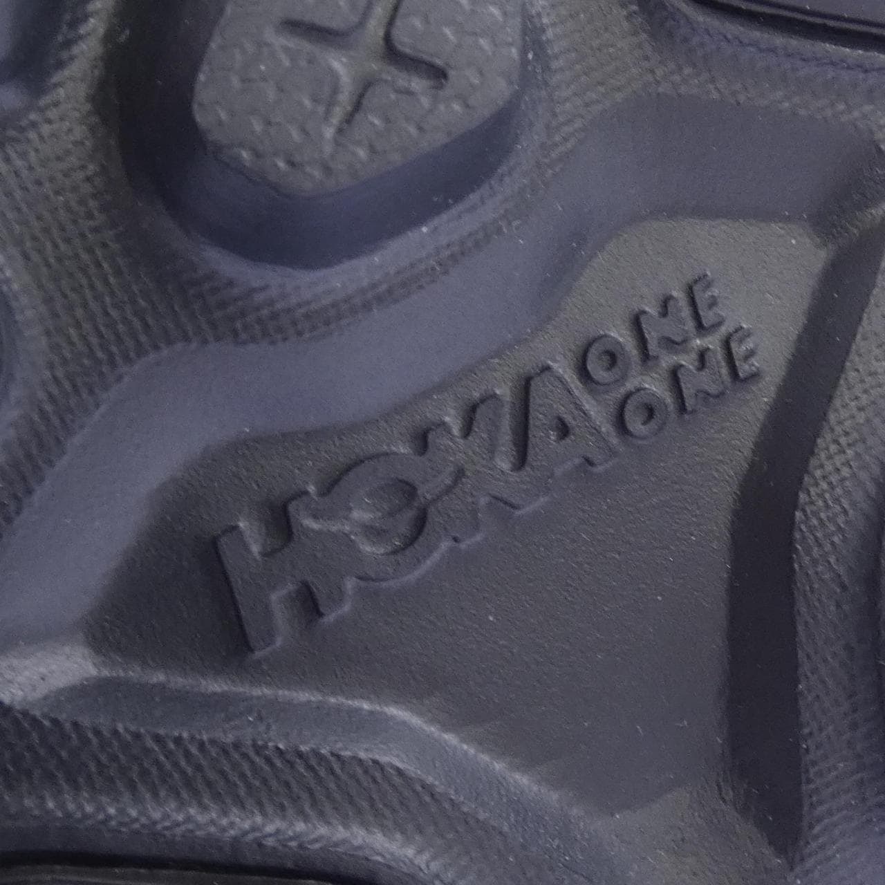 ホカオネオネ HOKA ONE ONE F27223K スニーカー