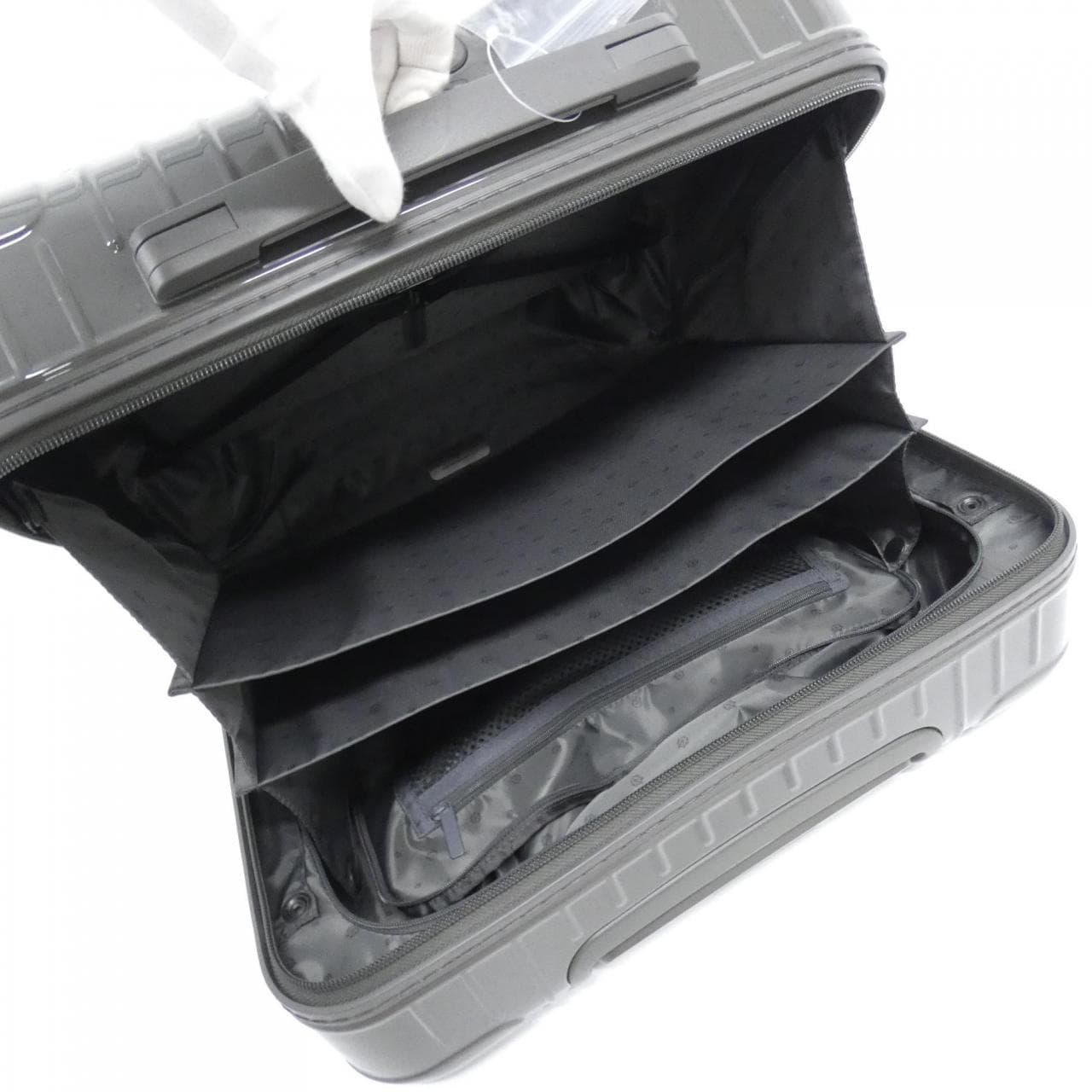 リモワ ESSENTIAL SLEEVE コンパクト 31L 84240834 キャリーバッグ