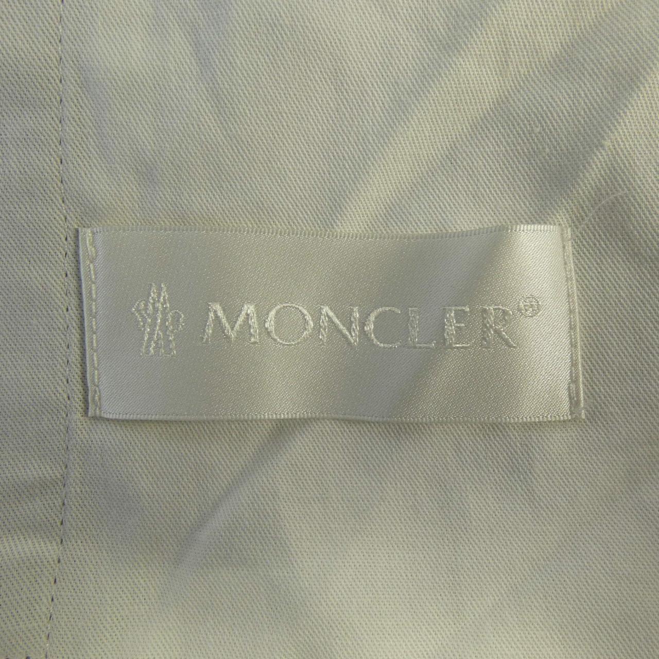 モンクレール MONCLER 10912B00010 ショートパンツ