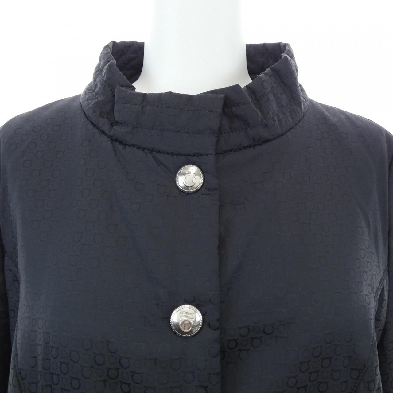 サルヴァトーレフェラガモ SALVATORE FERRAGAMO ダウンジャケット