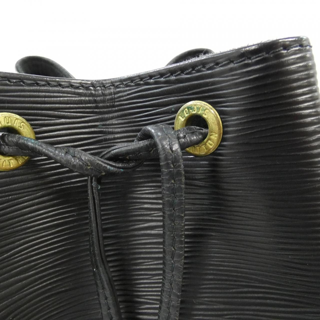 ルイヴィトン エピ プチ ノエ M44102 ショルダーバッグ