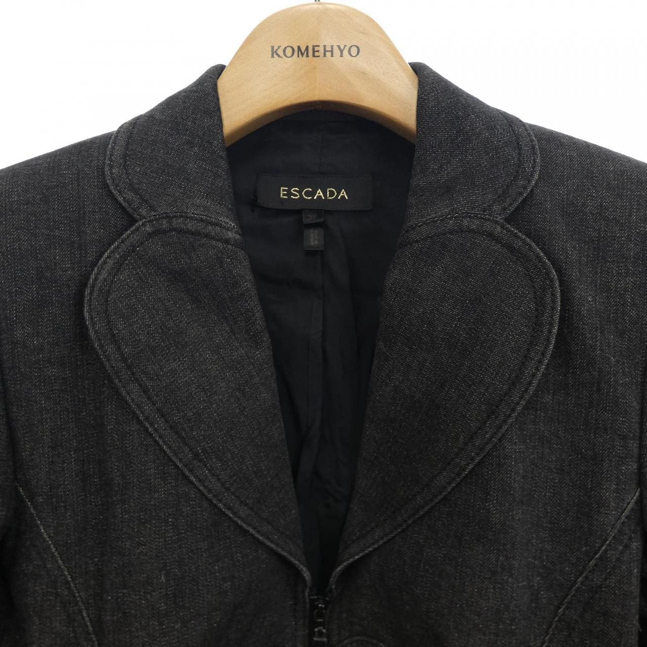 最終価格　エスカーダ　ブラックジャケット新品（1235）