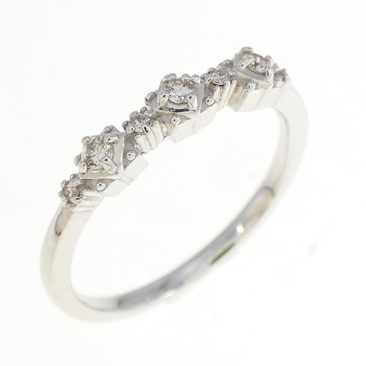 [BRAND NEW] K18WG Diamond Ring 0.10CT