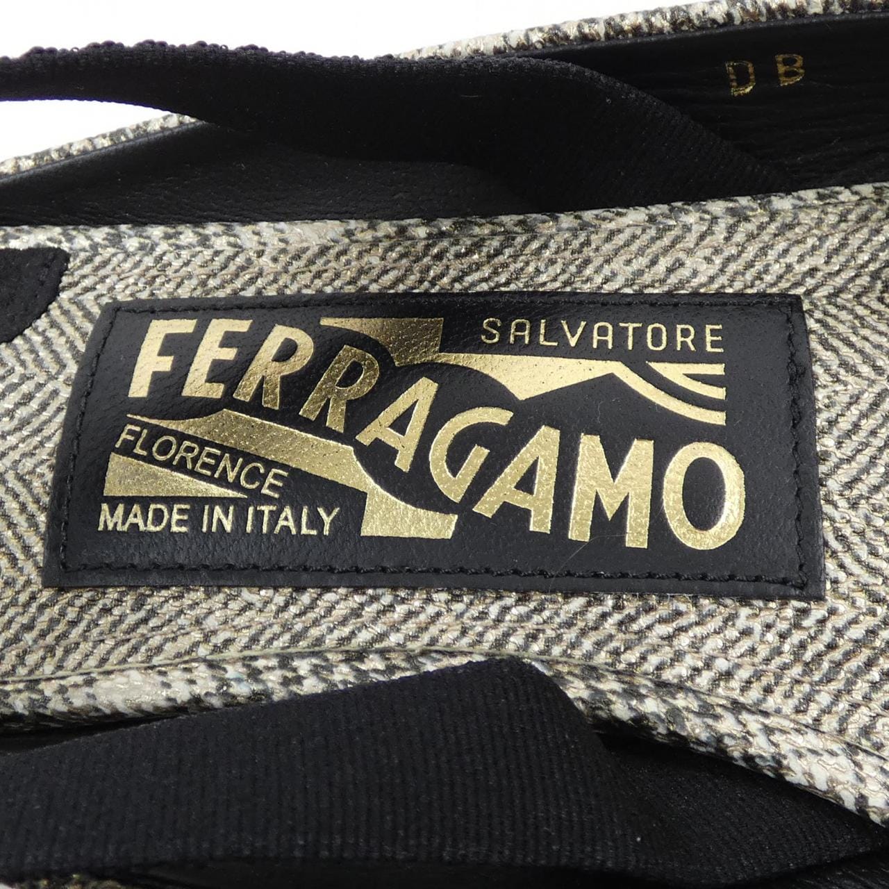 サルヴァトーレフェラガモ SALVATORE FERRAGAMO VARINA サンダル