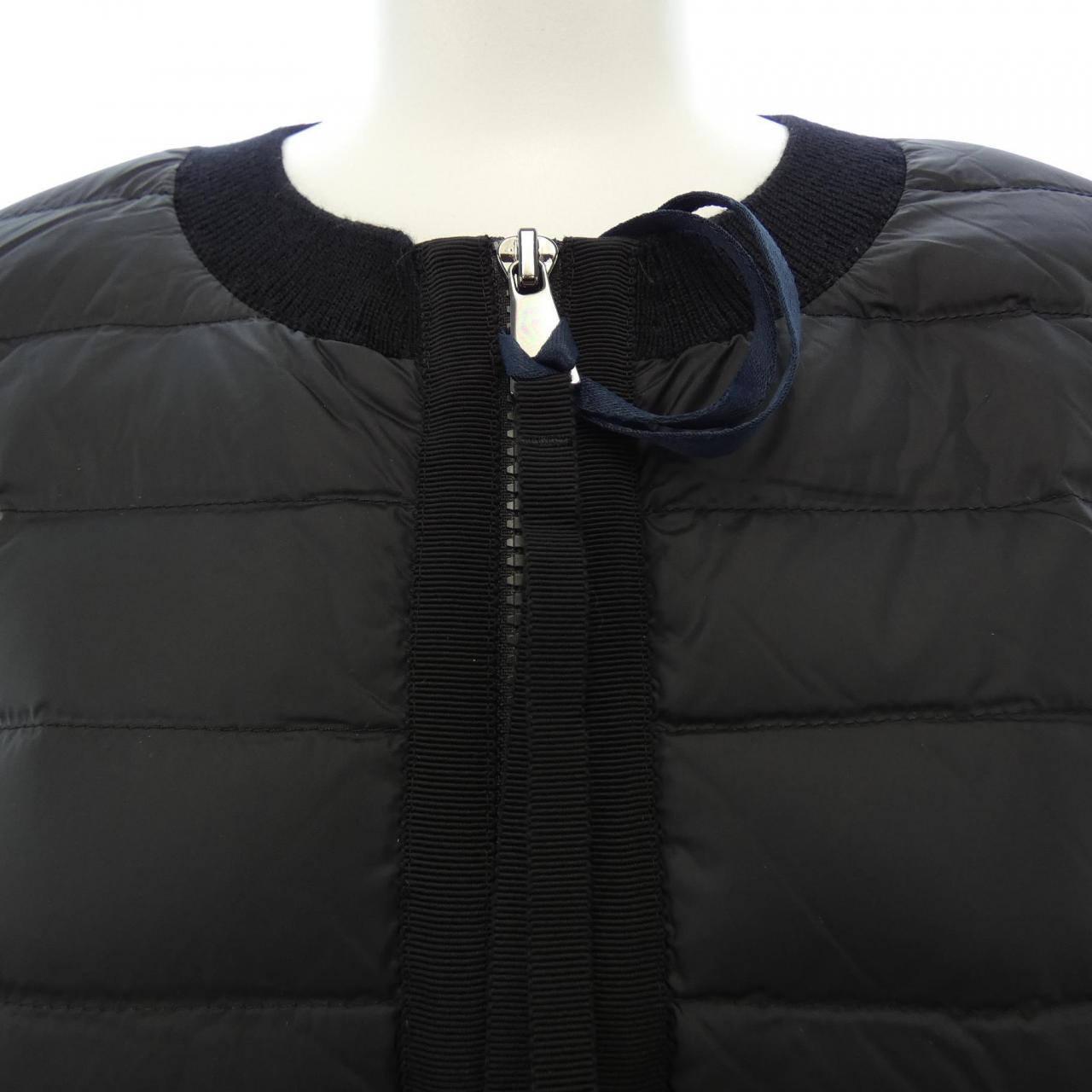 【新品】モンクレール MONCLER 20939B51000 ダウンジャケット
