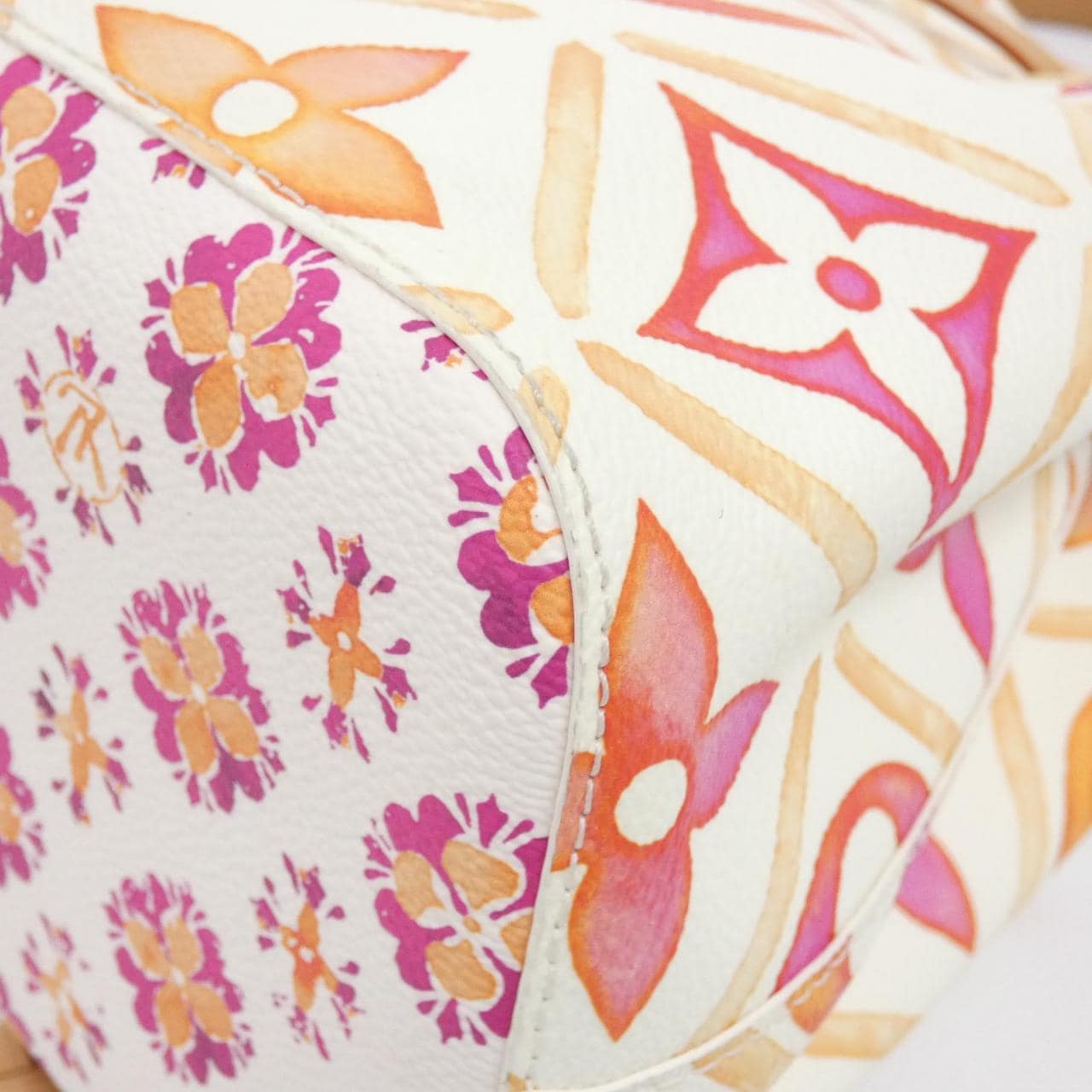 ルイヴィトン モノグラム タイル(LVバイ ザ プール) ネオ ノエBB M25315 ショルダーバッグ